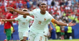 Mbappe1007Eafp 178363319220130893399 0 0 628 1200 Crop 17836355655082088203454