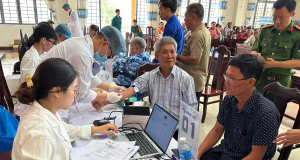 Nguoi Nhan La Em Ruot Liet Si Huynh Van Quen Da Duoc Lay Mau Adn 1070