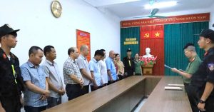 Pho Chu Tich Xa Cung Nhieu Nguoi Bi Bat Vi Tham O Tien Cong Duc 898